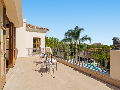 Villa El Bosque - Andalusisk Elegans i Las Lomas del Marbella Club