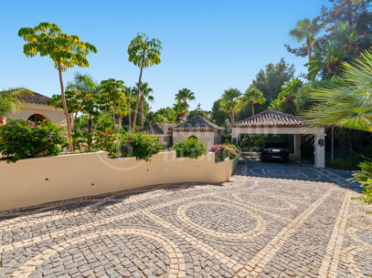 Villa El Bosque - Andalusisk Elegans i Las Lomas del Marbella Club