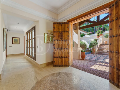 Villa El Bosque - Andalusisk Elegans i Las Lomas del Marbella Club