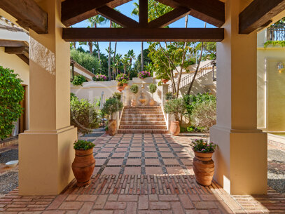 Villa El Bosque - Andalusisk Elegans i Las Lomas del Marbella Club