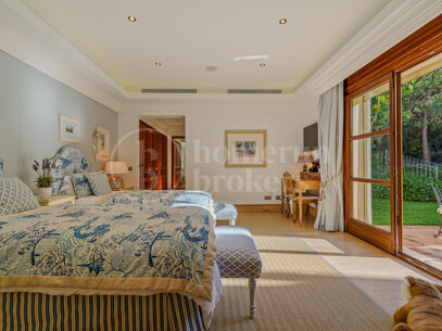 Villa El Bosque - Andalusisk Elegans i Las Lomas del Marbella Club