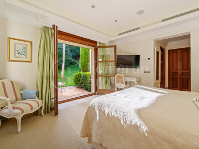 Villa El Bosque - Andalusisk Elegans i Las Lomas del Marbella Club