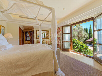 Villa El Bosque - Andalusisk Elegans i Las Lomas del Marbella Club
