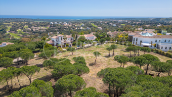Plot Sotogrande - Prime plats med panoramautsikt över havet och Golf