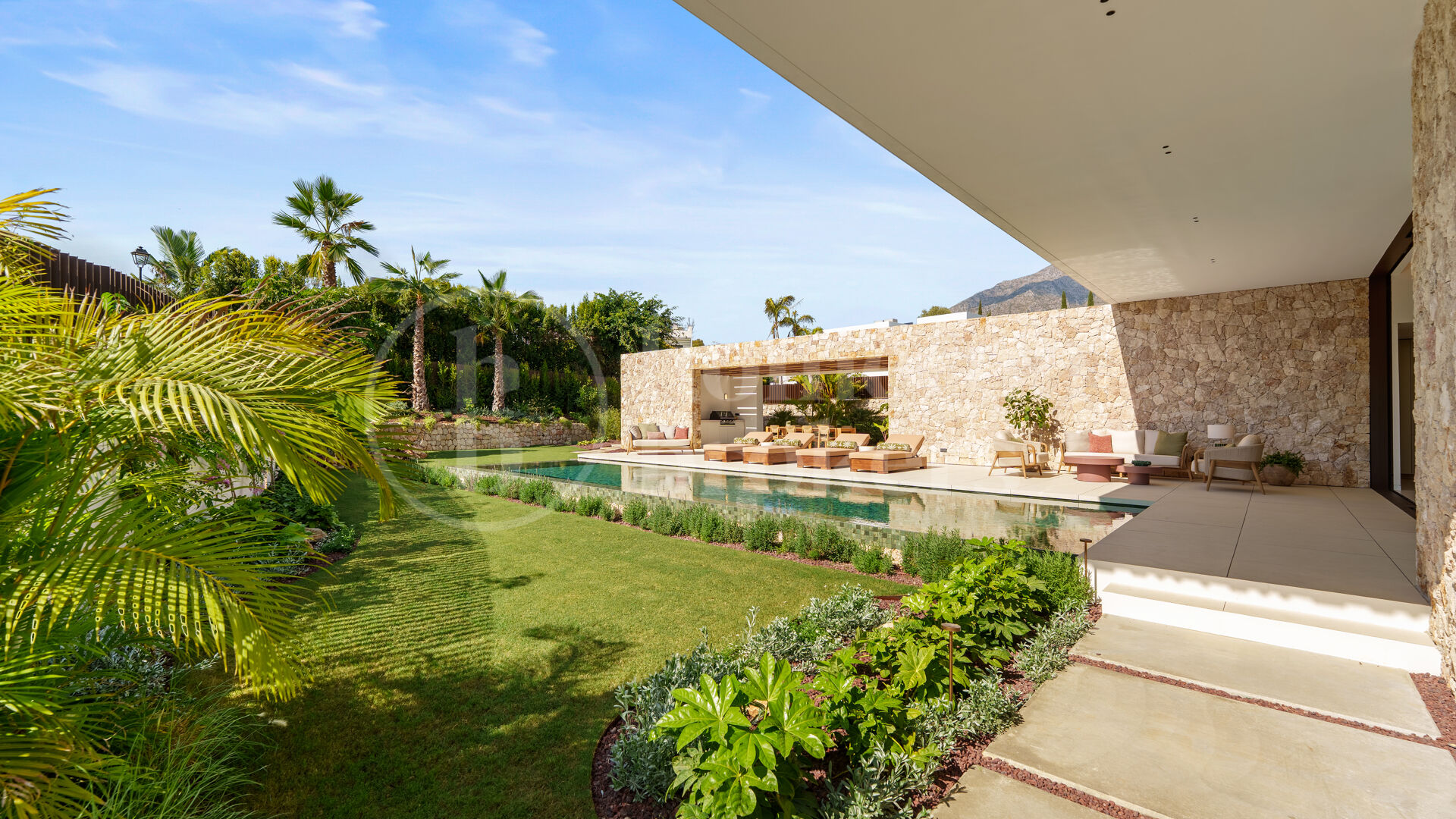 Casa Cazorla – Contemporary Luxury on Marbella’s Golden Mile