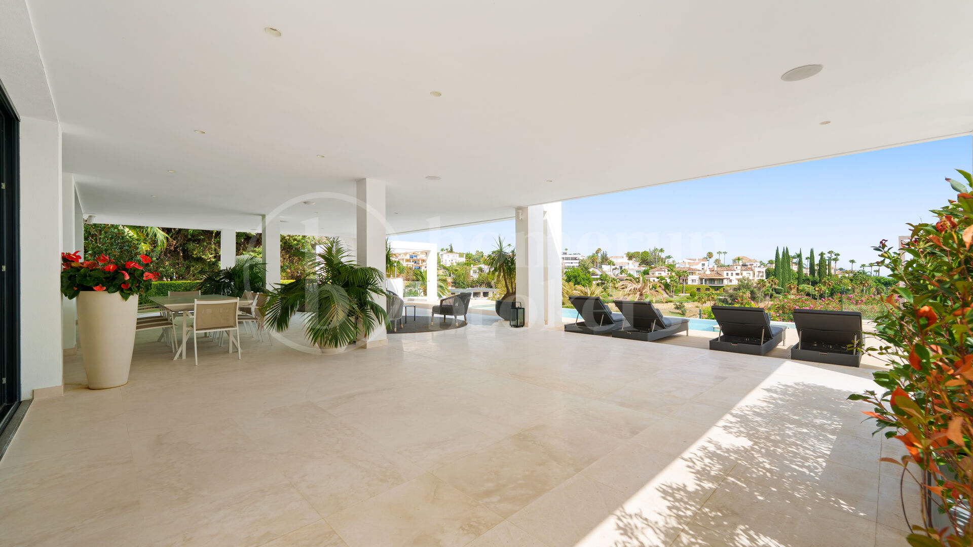 Villa Leo - Frontline Golf Villa i Nueva Andalucía med Panoramic Fairway Views