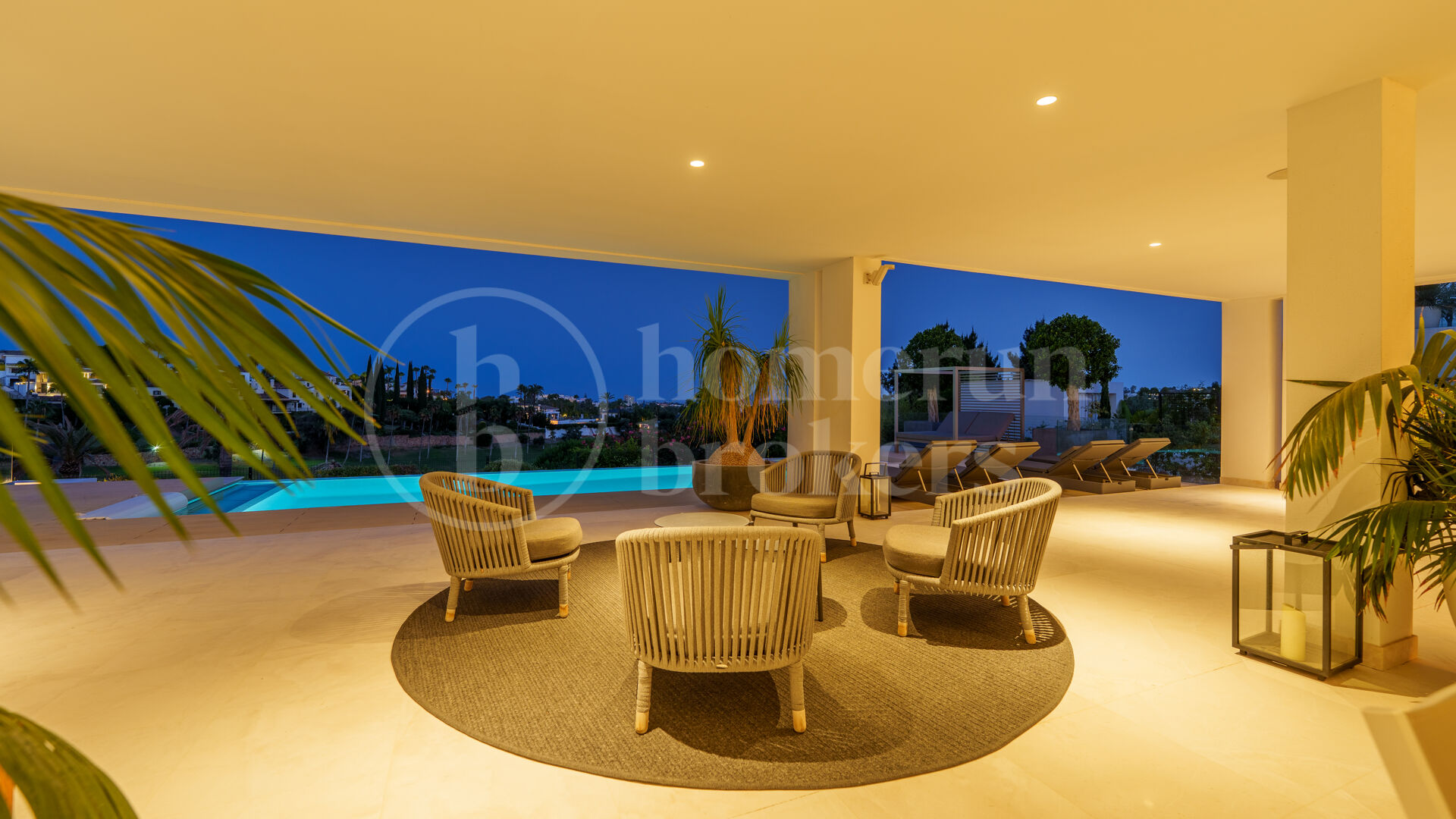 Villa Leo - Frontline Golf Villa i Nueva Andalucía med Panoramic Fairway Views