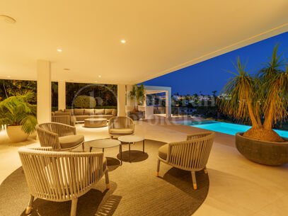 Villa Leo - Frontline Golf Villa i Nueva Andalucía med Panoramic Fairway Views