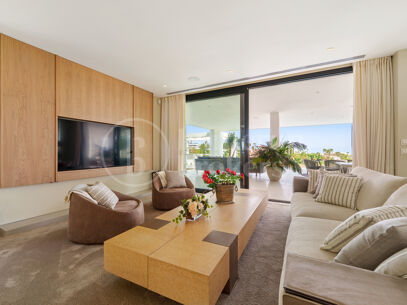 Villa Leo - Frontline Golf Villa i Nueva Andalucía med Panoramic Fairway Views