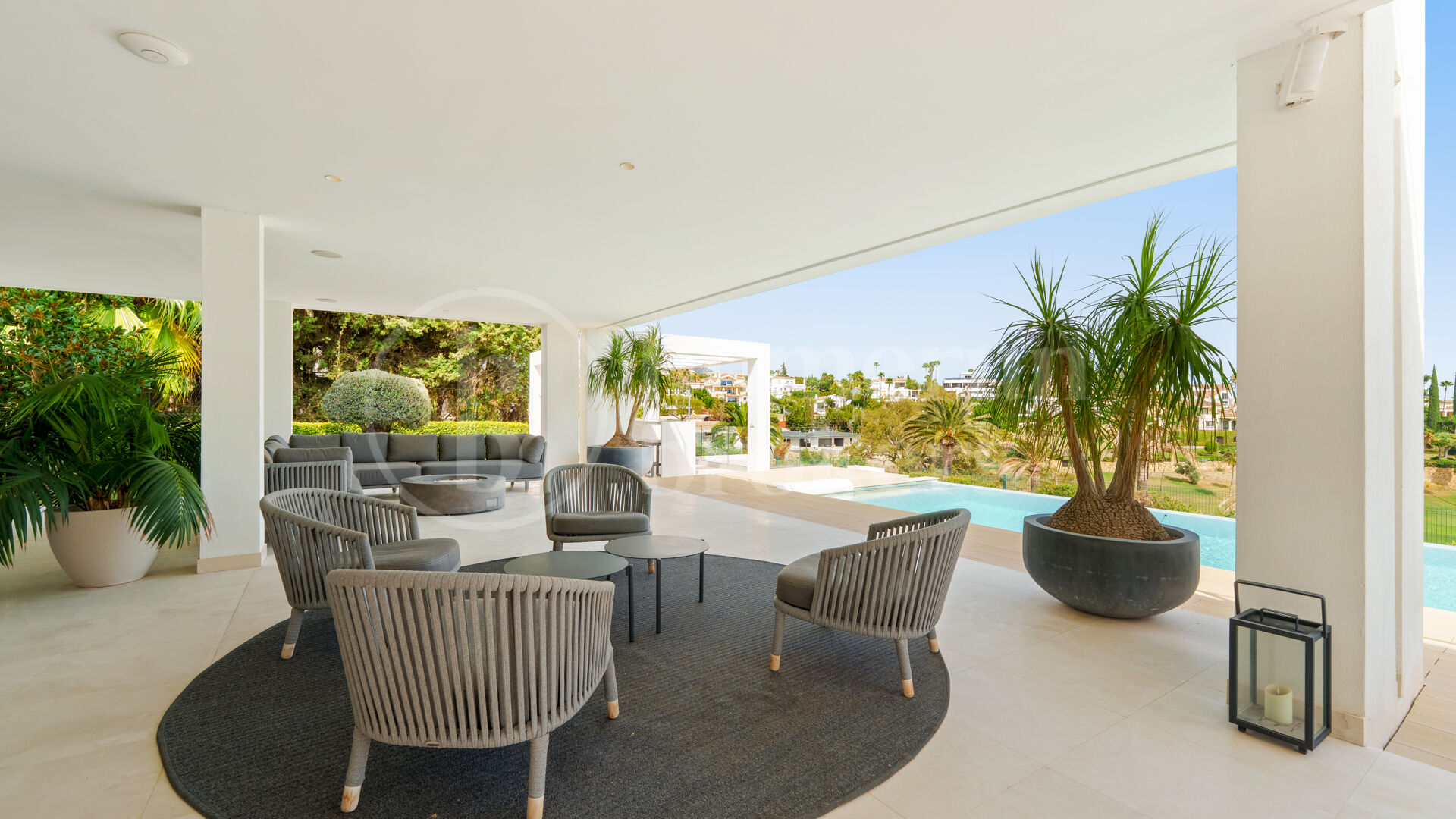 Villa Leo - Frontline Golf Villa i Nueva Andalucía med Panoramic Fairway Views