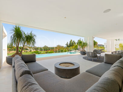 Villa Leo - Frontline Golf Villa i Nueva Andalucía med Panoramic Fairway Views