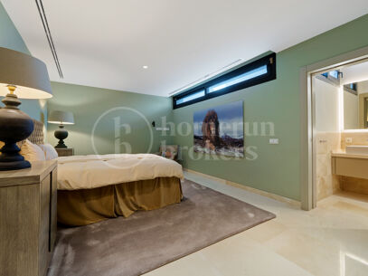 Villa Leo - Frontline Golf Villa i Nueva Andalucía med Panoramic Fairway Views