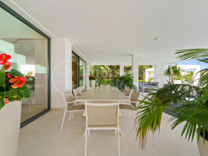 Villa Leo - Frontline Golf Villa i Nueva Andalucía med Panoramic Fairway Views