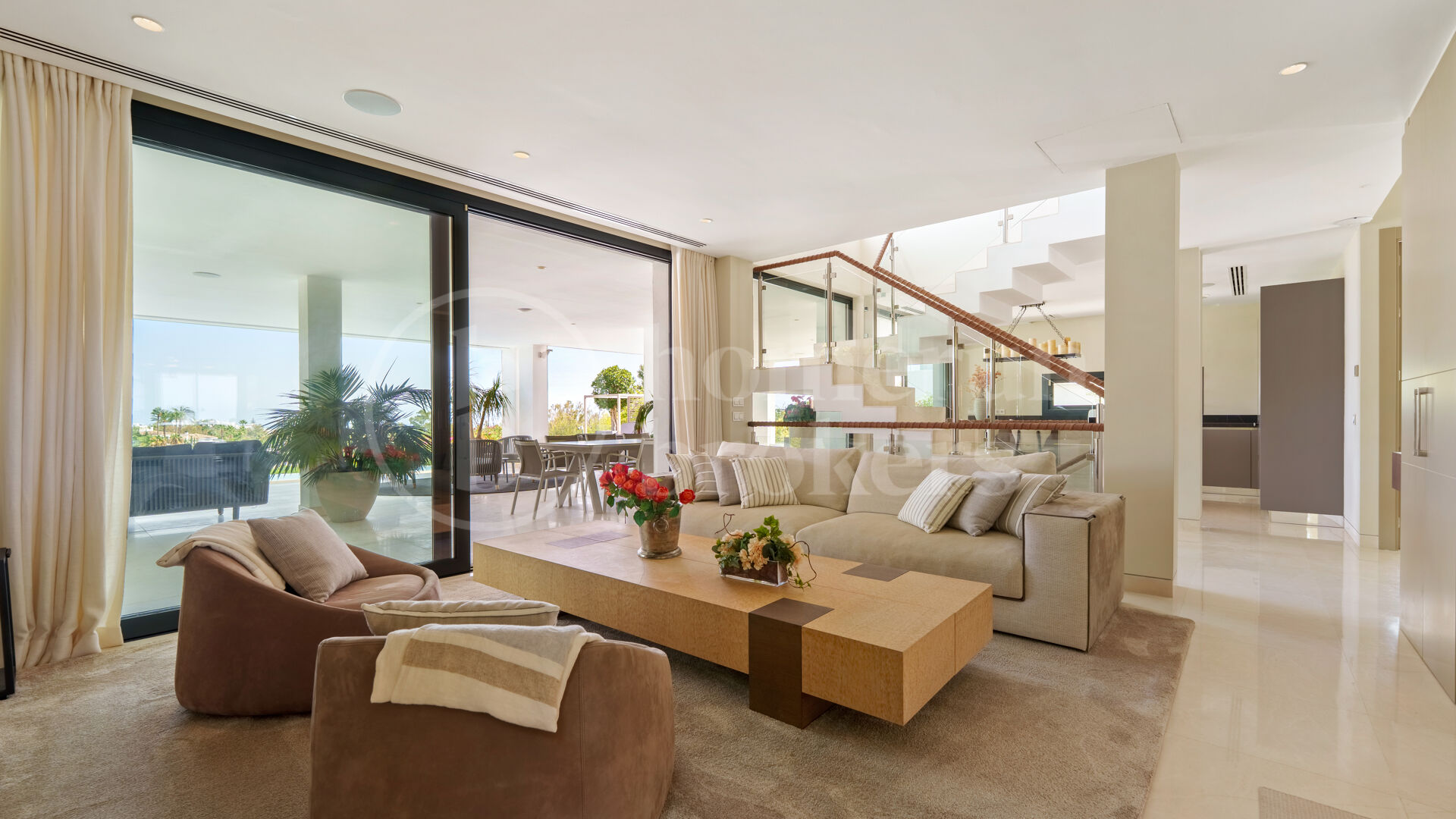 Villa Leo - Frontline Golf Villa i Nueva Andalucía med Panoramic Fairway Views