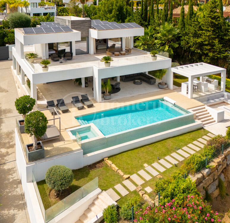 Villa Leo – Frontline Golf Villa in Nueva Andalucía with Panoramic Fairway Views