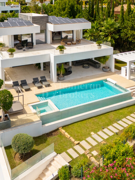 Villa Leo – Frontline Golf Villa in Nueva Andalucía with Panoramic Fairway Views