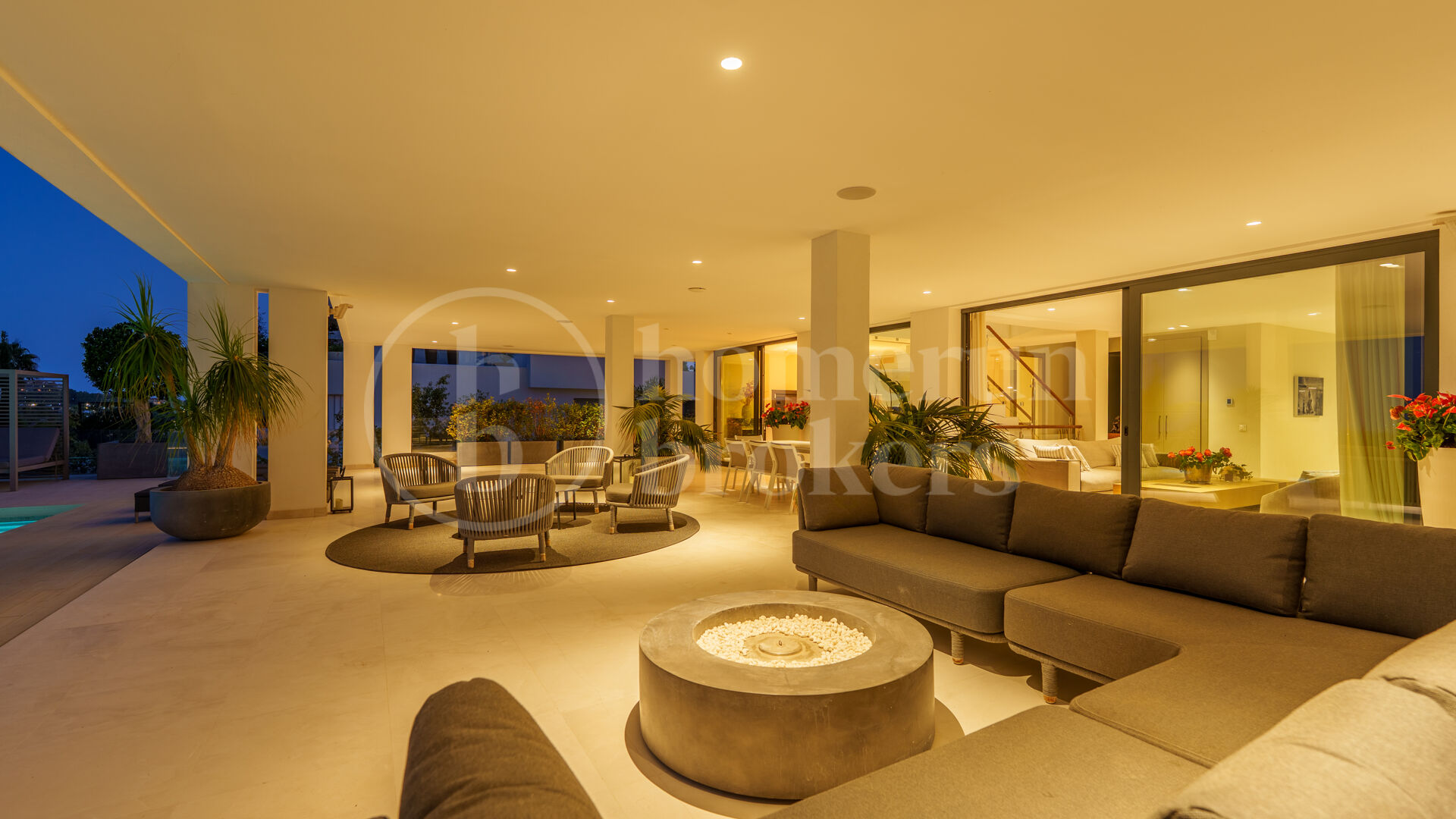 Villa Leo - Frontline Golf Villa i Nueva Andalucía med Panoramic Fairway Views