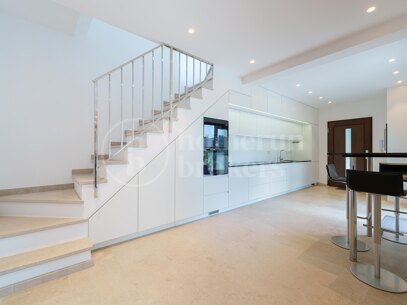 Casa Blanca – Modern and Renovated Townhouse in Son Armadams, Palma de Mallorca