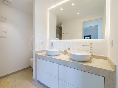 Casa Blanca – Modern and Renovated Townhouse in Son Armadams, Palma de Mallorca