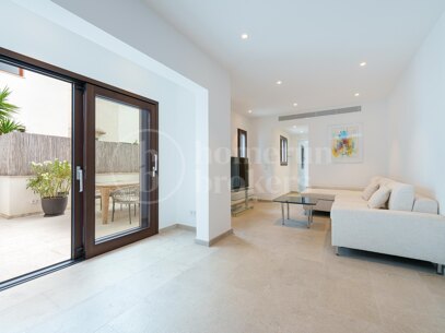 Casa Blanca – Modern and Renovated Townhouse in Son Armadams, Palma de Mallorca