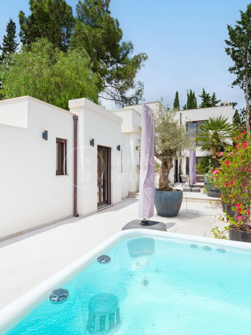 Casa Blanca – Modern and Renovated Townhouse in Son Armadams, Palma de Mallorca