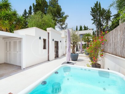 Casa Blanca – Modern and Renovated Townhouse in Son Armadams, Palma de Mallorca
