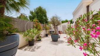 Casa Blanca – Modern and Renovated Townhouse in Son Armadams, Palma de Mallorca