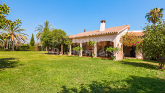 Villa Miera -Traditional Andalusian Villa in Benahavís