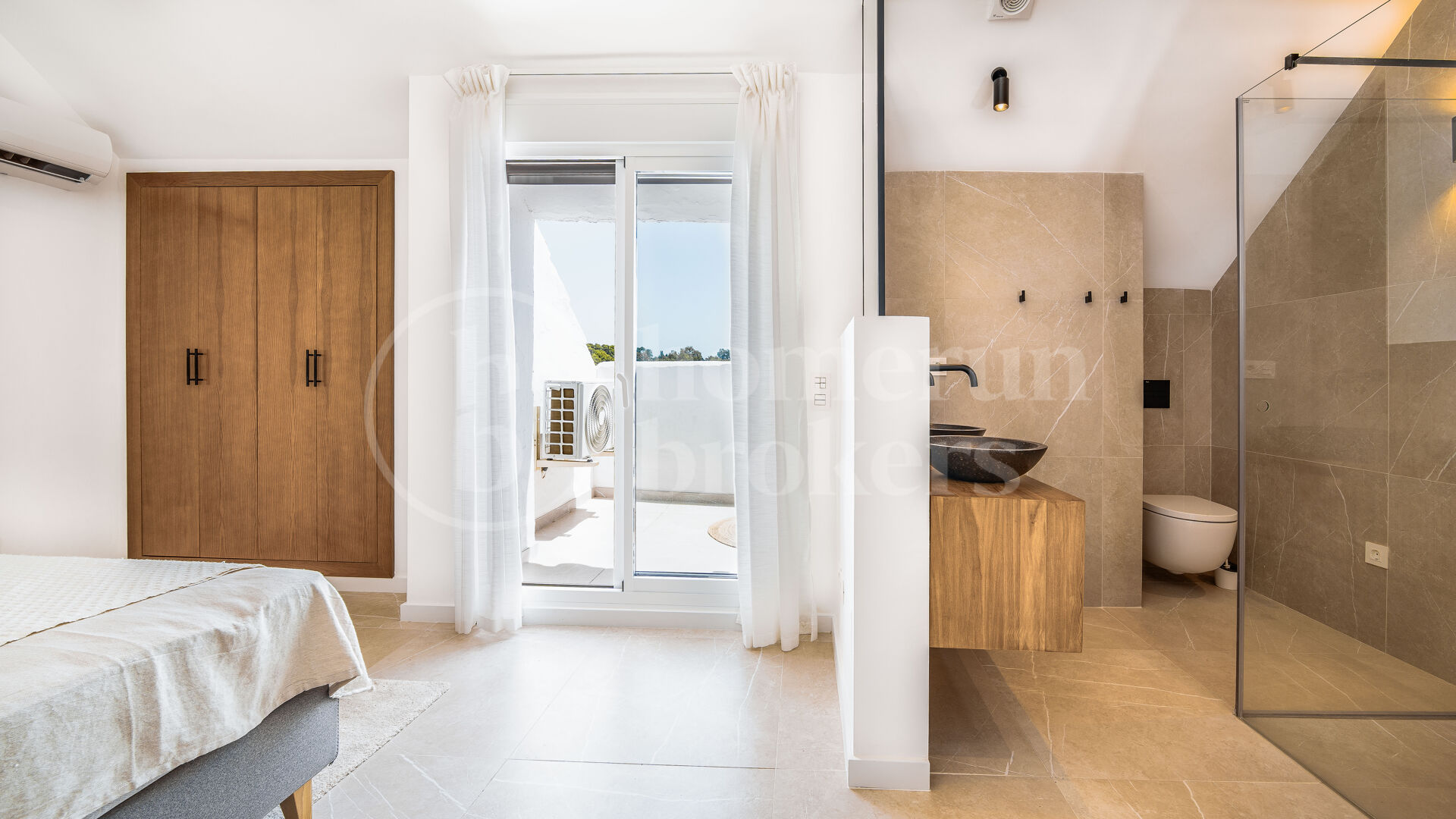 Penthouse Maestranza 22 - Modernity, Light and Location