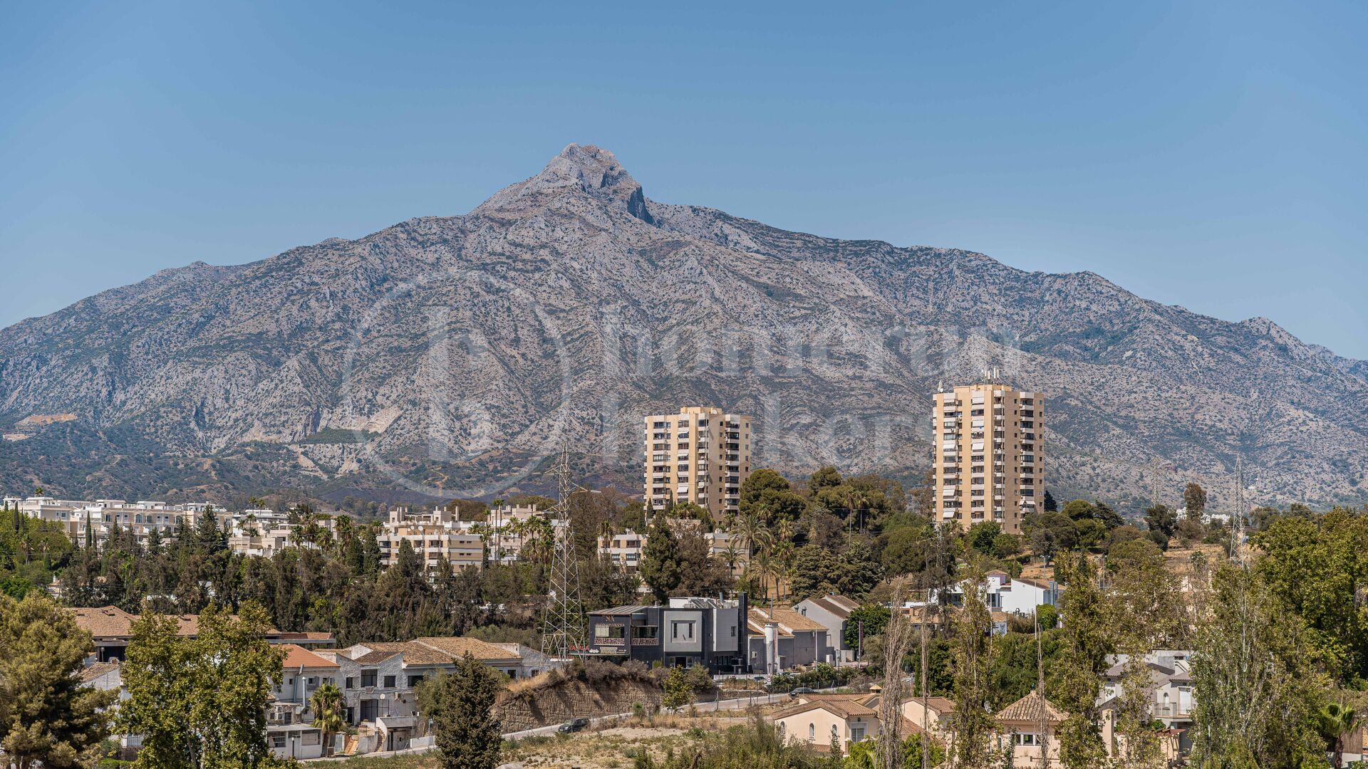 Penthouse Maestranza 22 - Modernity, Light and Location