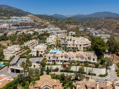 Maison Sora - Luxury Townhouse with incredible views