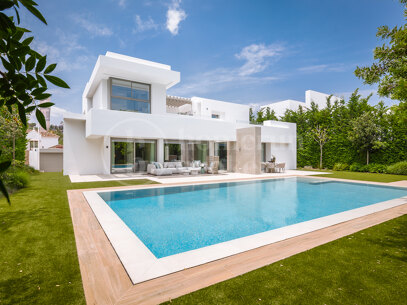 Villa Luma – Modern villa till salu i El Paraíso på den nya Golden Mile