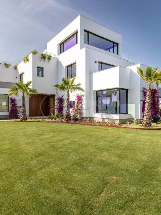 Villa Kivir - Exceptional 8-Bedroom Luxury Villa for Sale in Sotogrande Alto
