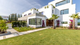 Villa Kivir - Exceptional 8-Bedroom Luxury Villa for Sale in Sotogrande Alto