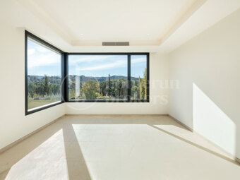 Villa Kivir – Exceptionell lyxvilla med 8 sovrum till salu i Sotogrande Alto
