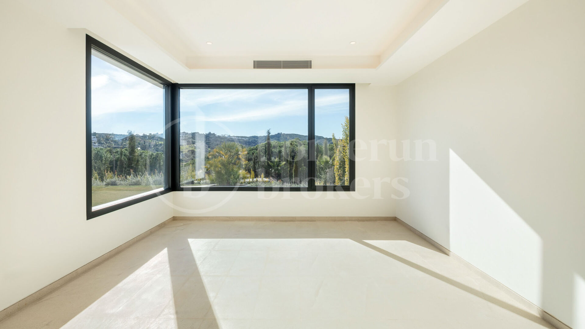 Villa Kivir - Exceptional 8-Bedroom Luxury Villa for Sale in Sotogrande Alto