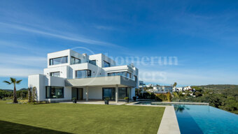Villa Kivir - Exceptional 8-Bedroom Luxury Villa for Sale in Sotogrande Alto