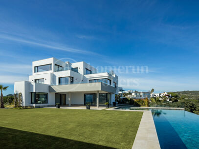 Villa Kivir - Exceptional 8-Bedroom Luxury Villa for Sale in Sotogrande Alto