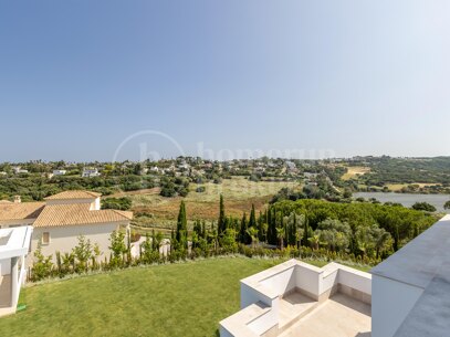 Villa Kivir – Exceptionell lyxvilla med 8 sovrum till salu i Sotogrande Alto