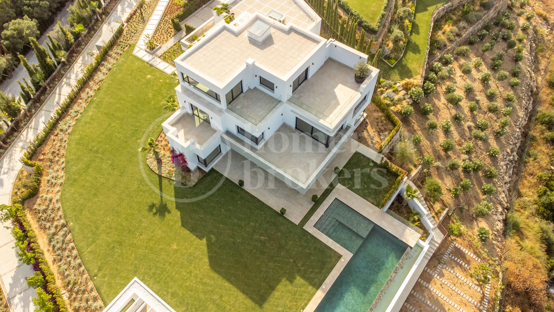Villa Kivir - Exceptional 8-Bedroom Luxury Villa for Sale in Sotogrande Alto