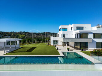 Villa Kivir – Exceptionell lyxvilla med 8 sovrum till salu i Sotogrande Alto
