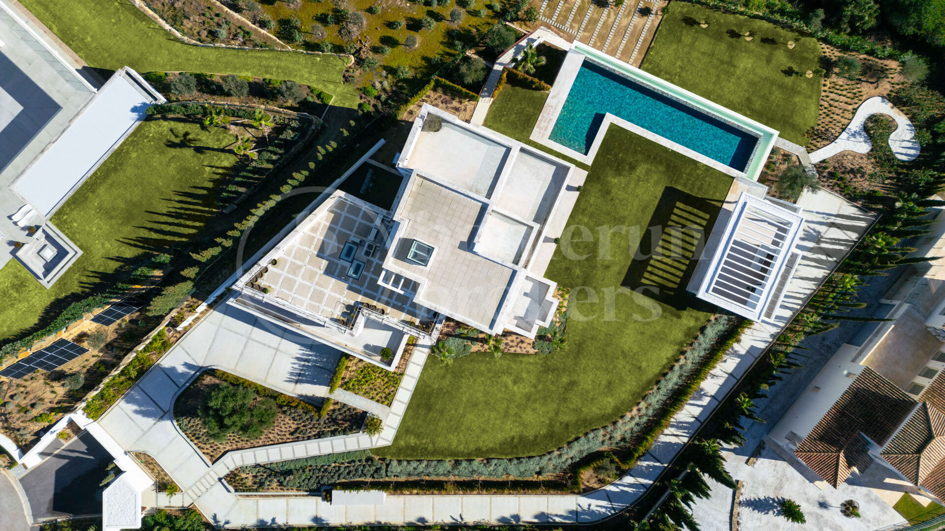 Villa Kivir - Exceptional 8-Bedroom Luxury Villa for Sale in Sotogrande Alto