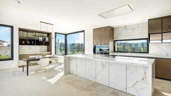 Villa Kivir - Exceptional 8-Bedroom Luxury Villa for Sale in Sotogrande Alto