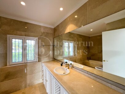 Villa G12 - Elegant Four Bedroom Villa in Sotogrande Alto