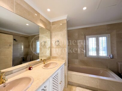 Villa G12 - Elegant Four Bedroom Villa in Sotogrande Alto