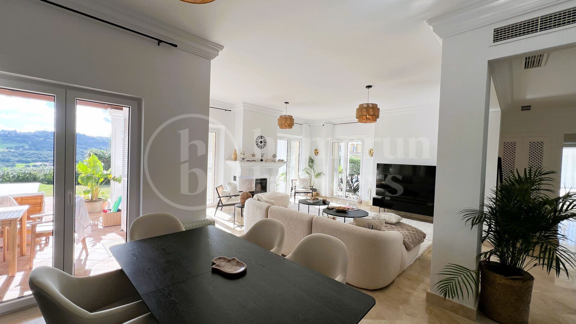 Villa G12 - Elegant Four Bedroom Villa in Sotogrande Alto