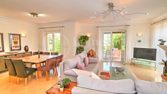 Villa Vista Lago - Family Home with Expansion Potential in Sotogrande