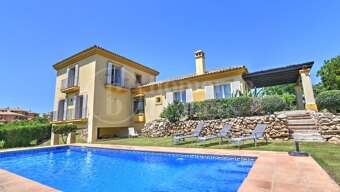 Villa Vista Lago - Family Home with Expansion Potential in Sotogrande