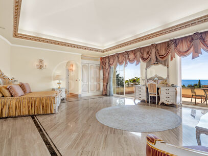 Villa Solomia - with Breathtaking Views in Sierra Blanca
