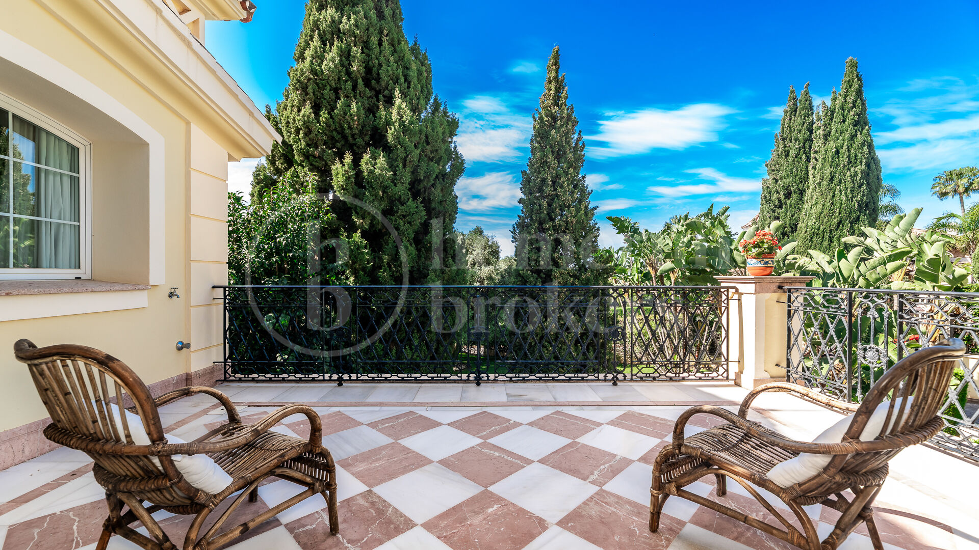 Villa Solomia - with Breathtaking Views in Sierra Blanca